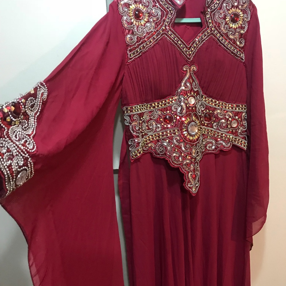beautiful kaftan burgandy color